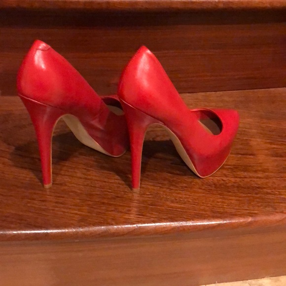 Shoes - Picture 3 of 4